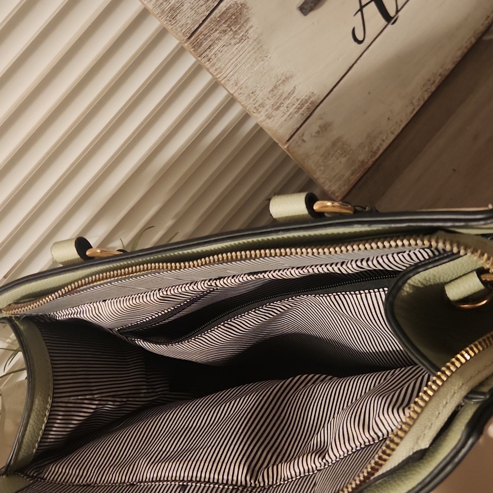 ISA CAPI Sage & Cream Purse - Picture 7 of 11